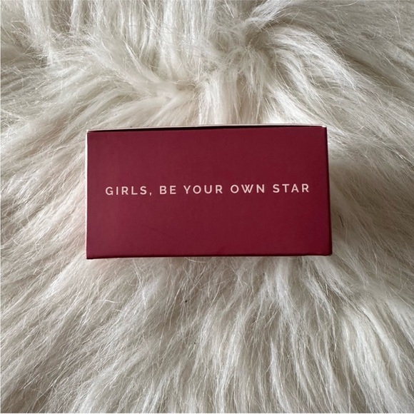 Pink Lipps Loose Setting Powder - Picture 3 of 5